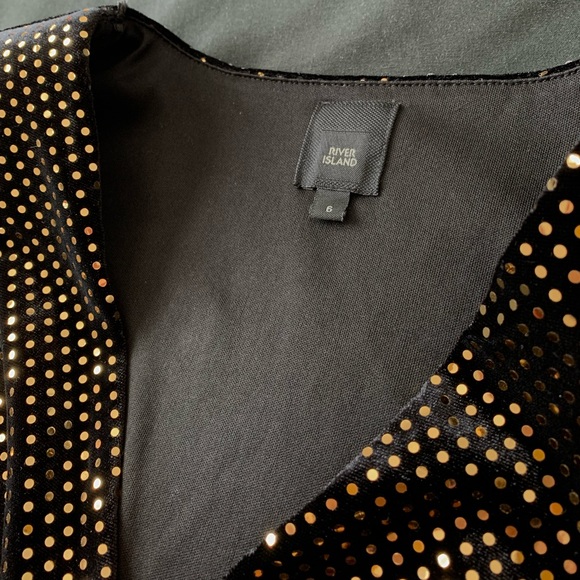 RIVER ISLAND velvet dress. - Picture 5 of 7